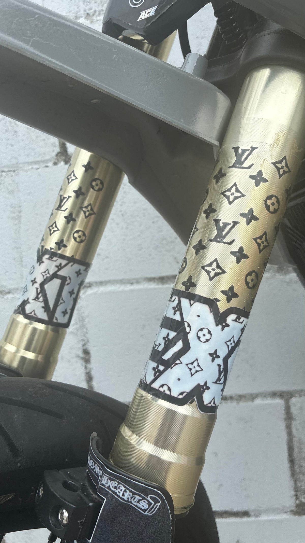 Fork LV decals